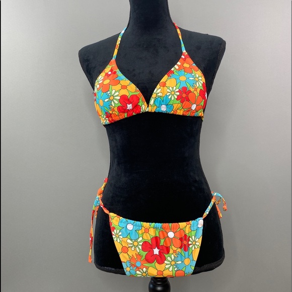 Floral Amazon Bikini with Matching Wrap Size L - Picture 2 of 3